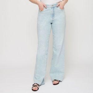 Dynamite Heidi Wide Leg Light Wash Jean size 28